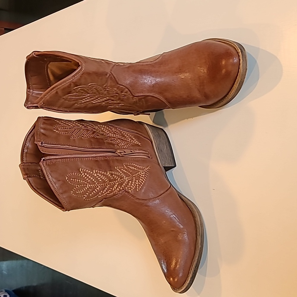Short Brown Cowgirl Boots